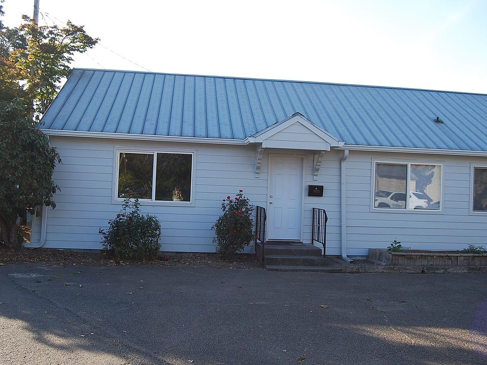 1st image of 1043 SW Baker St #1043
