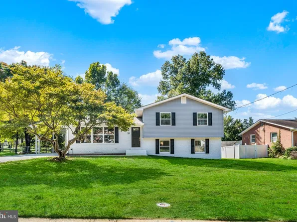 20 Mel Mara Dr, Oxon Hill, MD 20745