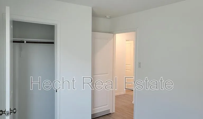 9137 Navarro Vis — Photo 23