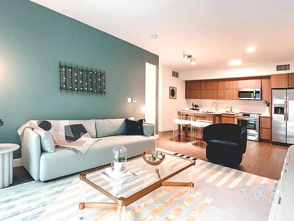 2nd image of 700 S Manhattan Pl APT 415