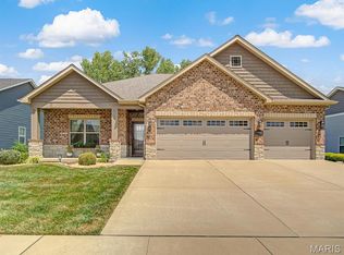 1869 Cloverdale Dr, Edwardsville, IL 62025