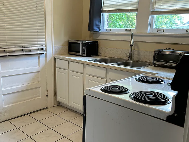 1434 Ralph David Abernathy Blvd SW — Photo 6