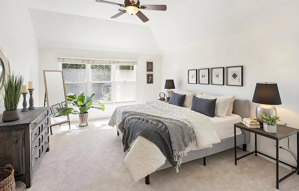 5 bed, 3.5 bath, 3302 sqft, $4,750 — Photo 2