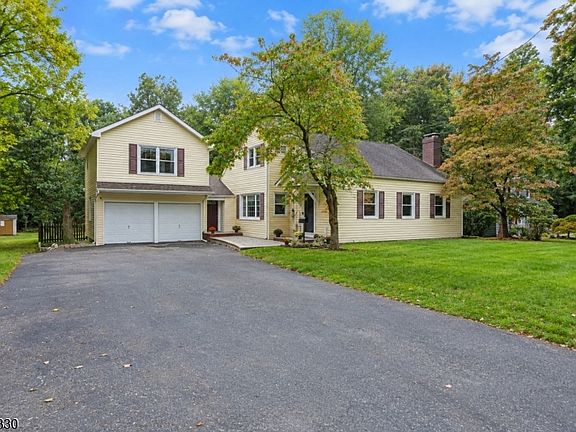 2nd image of 2090 Raritan Rd