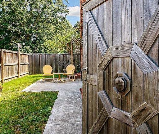 4th image of 5012 Kemps Farm Pl