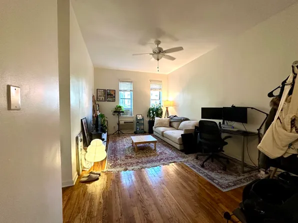321 East 89th Street image 3 of 10