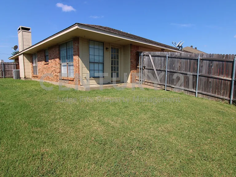 1234 Mockingbird Ln — Photo 10
