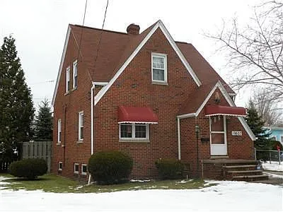 19507 Arrowhead Ave photo 1