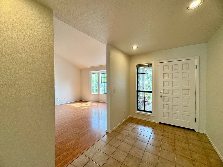 2923 Avila Bay Pl — Photo 4