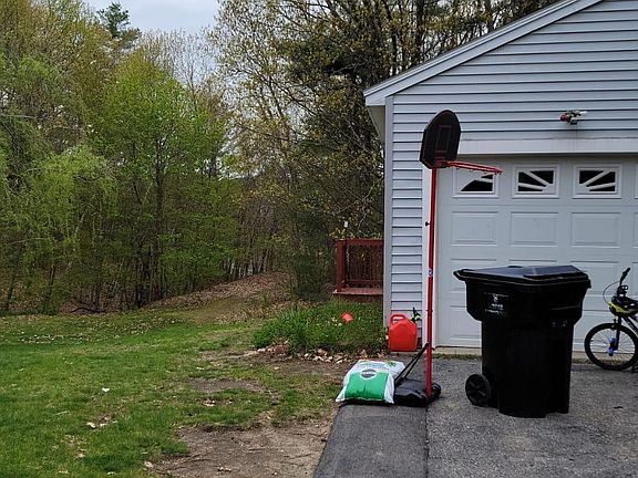 2nd image of 40 Copperfield Dr