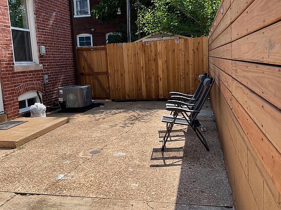 2nd image of 1505 Newhouse Ave