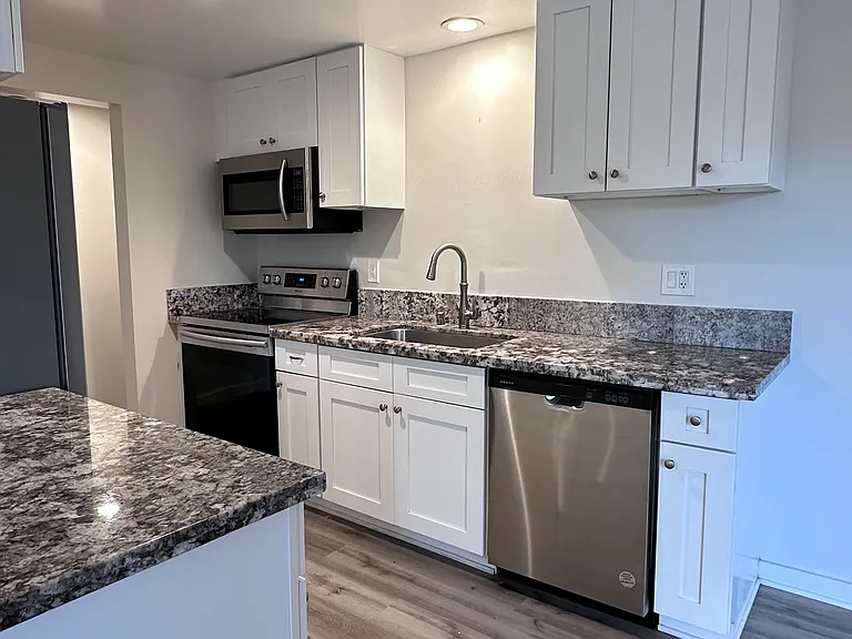 Park Place Apartments — Photo 18