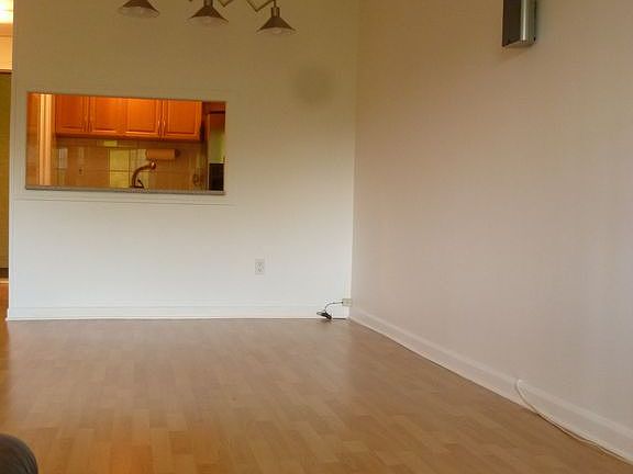 4th image of 2 Elmwood Park Dr APT 522