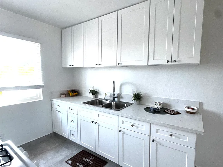 7116 Milwood Ave — Photo 6