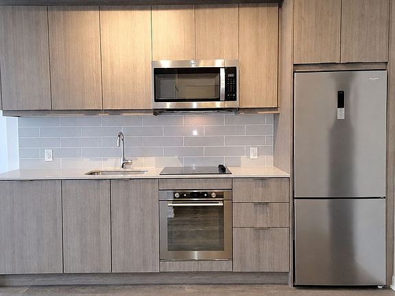 3rd image of 38 Forest Manor Rd N #510