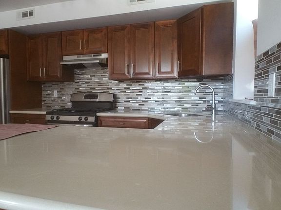 5th image of 836 Hicks St #1F