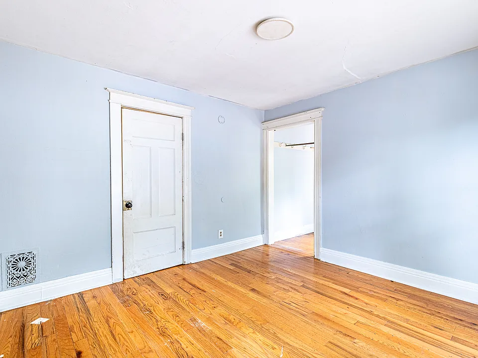 734 Dewey Ave