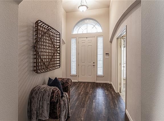 3rd image of 664 Danielle Ct
