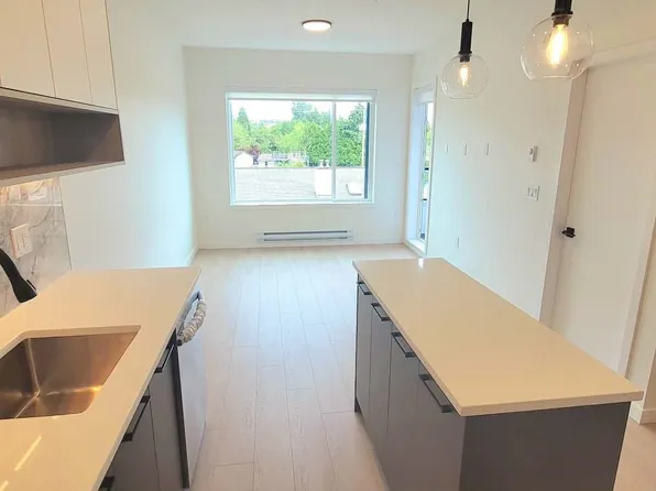 6270 Gooseberry Dr #312, Surrey, BC V3S 0C8