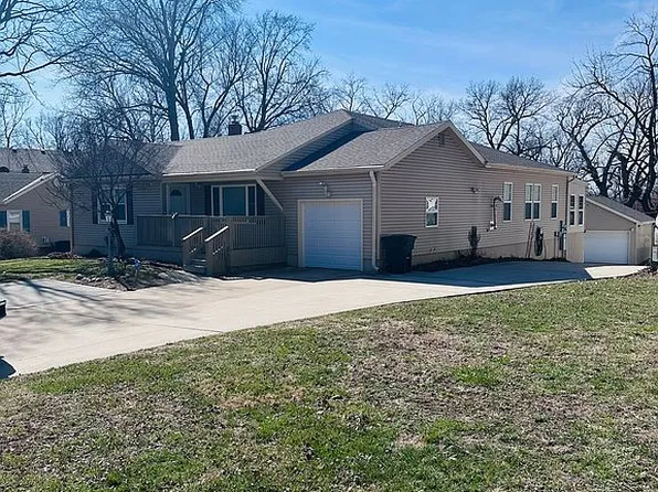 8 Belmont Rd, Country Club, MO 64505