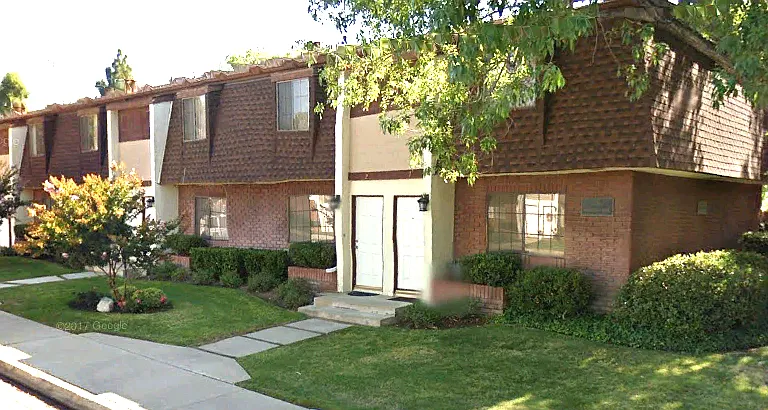 1360 Oxford Ave #5 — Photo 1