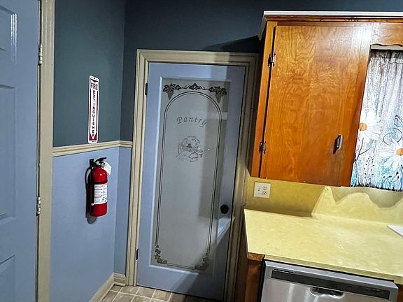 2nd image of 628 E Huisache Ave