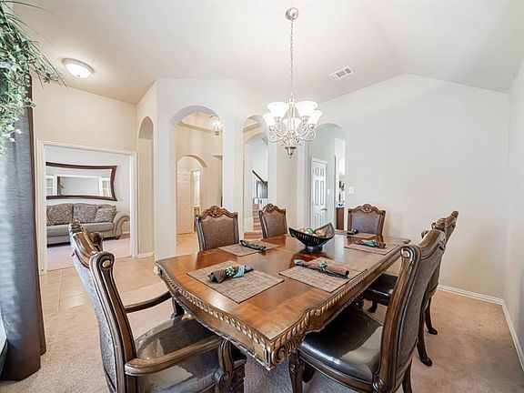 5th image of 620 Shady Meadow Ln