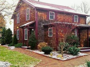 48 Collins Ave, Warwick, RI 02818