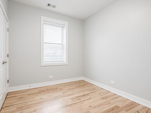 5th image of 5979 N Elston Ave #3