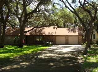 117 Portia Ave, Rockport, TX 78382
