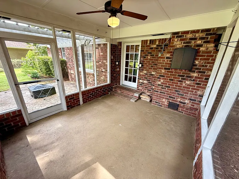 2370 Clematis Trl — Photo 21