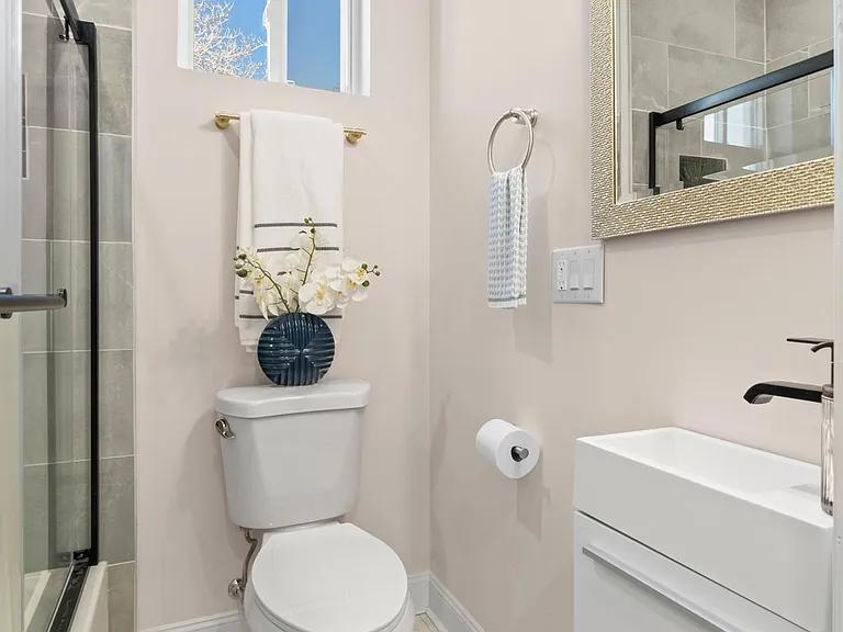 1017 S Bouvier St — Photo 31