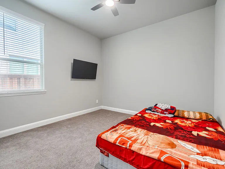 929 Newcastle Dr — Photo 29