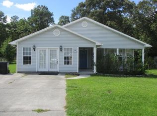 613 Raspberry Ct, Hubert, NC 28539