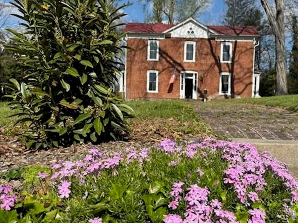 509 S Main St, Lexington, VA 24450