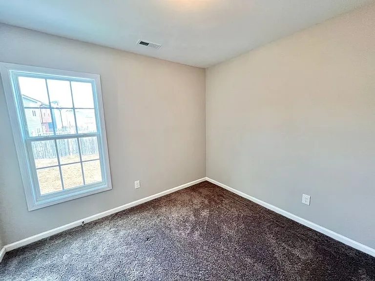 74 Griffith Pl — Photo 15