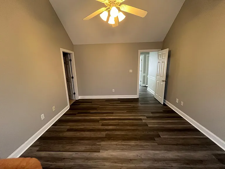 317 Primrose Ln — Photo 7