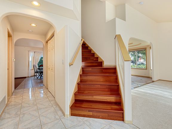 4th image of 23420 134th Ln SE