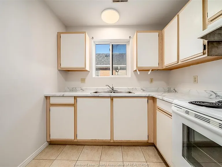 1970 Daytona Ave #2 — Photo 10