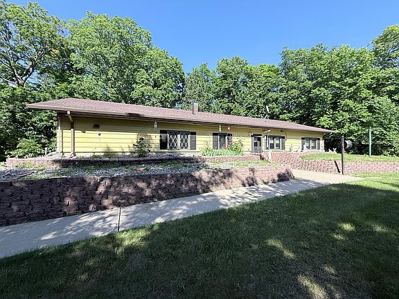 3rd image of 50050 Leek Lake Dr