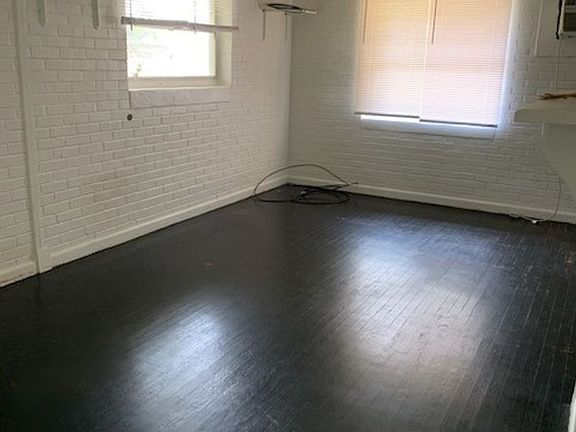 2nd image of 928 Whitestone Dr APT 4