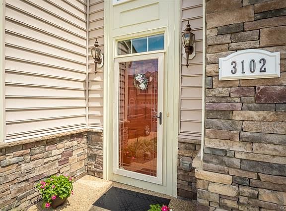 3rd image of 3102 Abruzzo Pl