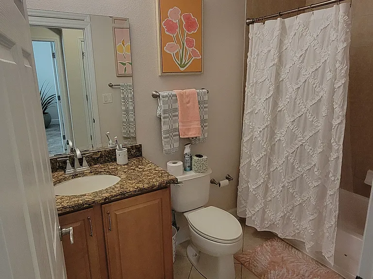 2nd bathroom - Leased UNFURNISHED