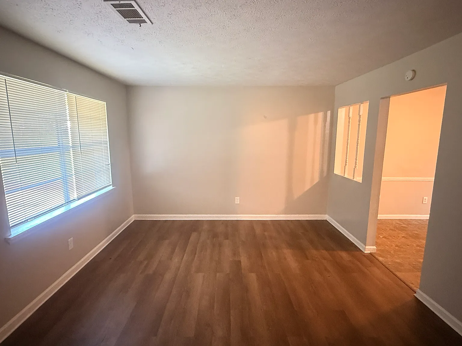 3 bed, 1159 sqft, $1,200 — Photo 2