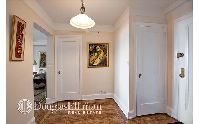 Sold by Douglas Elliman | media 21