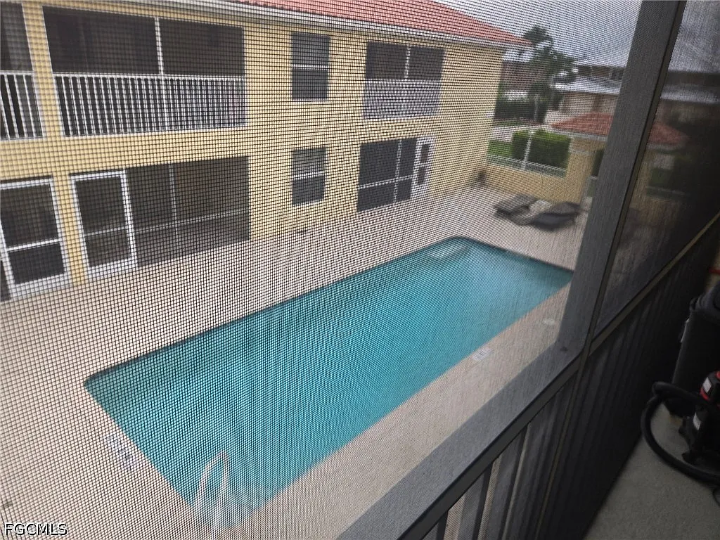 2 bed, 2.0 bath, 1025 sqft, $1,600 — Photo 3