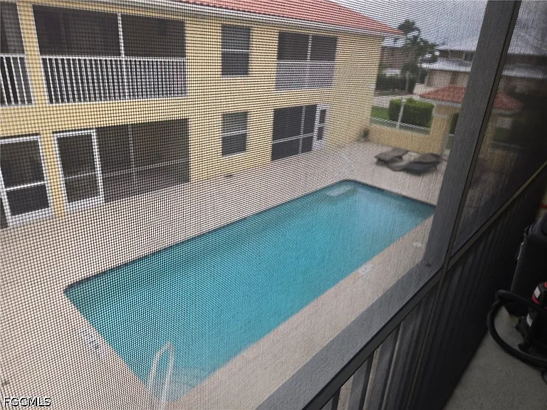 838 SW 47th Ter #A203 — Photo 3