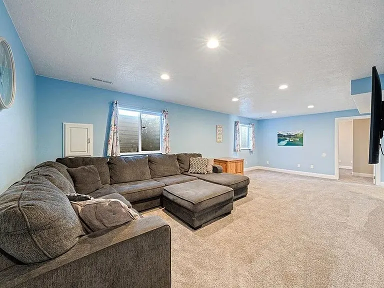 810 E Homestead Blvd — Photo 27
