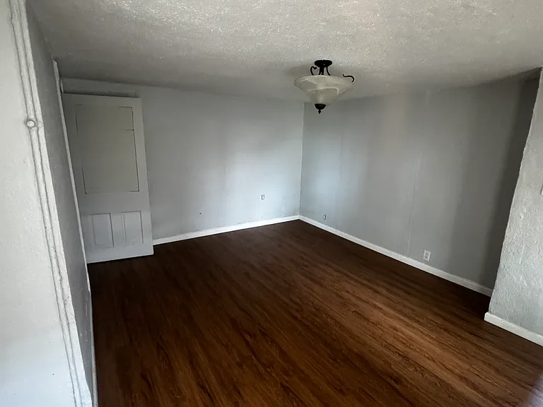 129 Clover St #1 — Photo 3