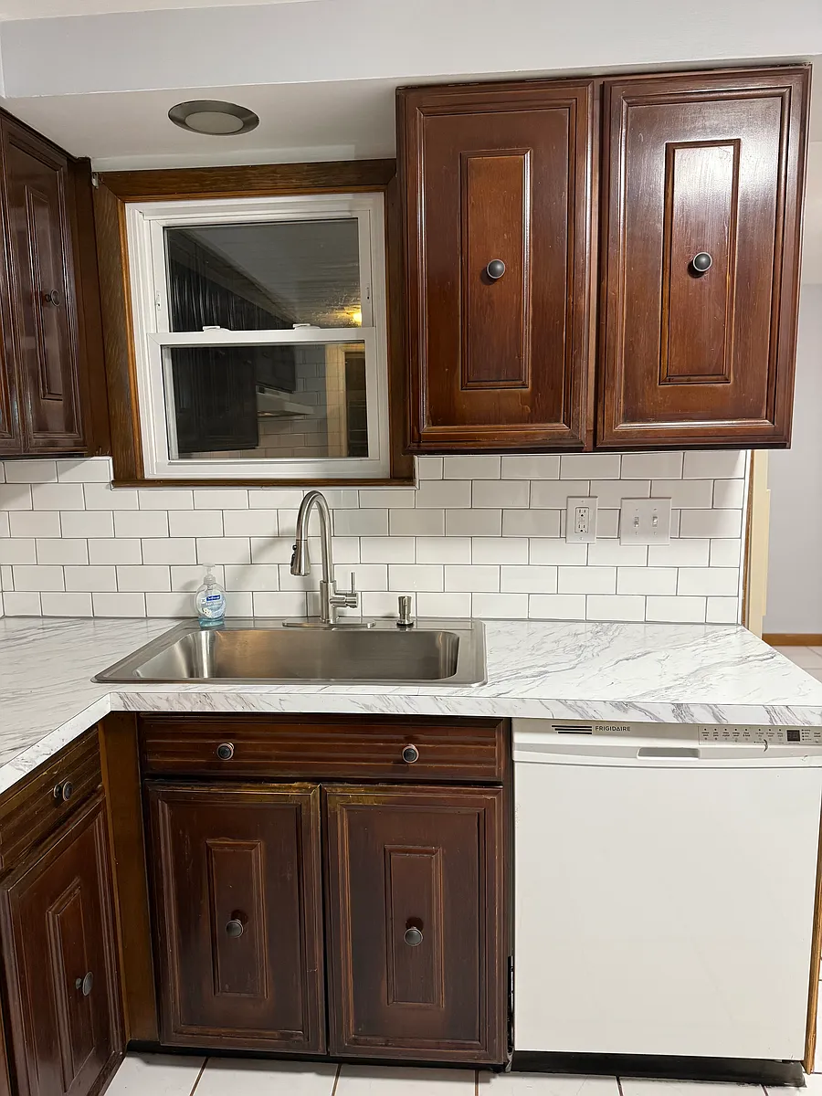 Building Photo - 51 Greenleaf Ln